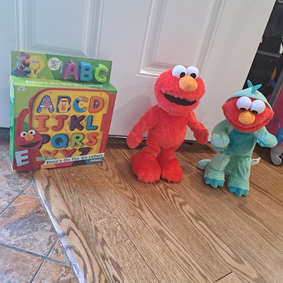Elmo bundle - Picture 2 of 5